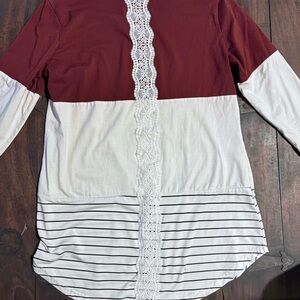 Two-Tone Lace-Trim Long Sleeve Tee - Burgundy & White